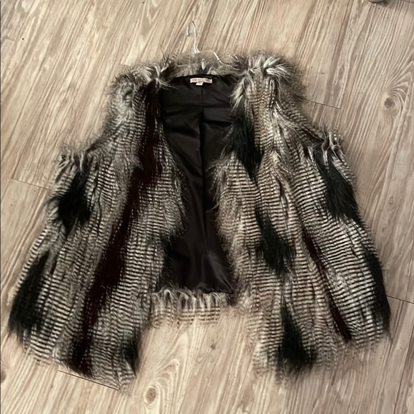 Chic Faux Feather Fur Striped Vest Sz 2X - Picture 1 of 13